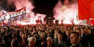 Abendliche Kundgebung der jetzt favorisierten nationalkonservativen VMRO-DPMME Anfang April in Skopje.